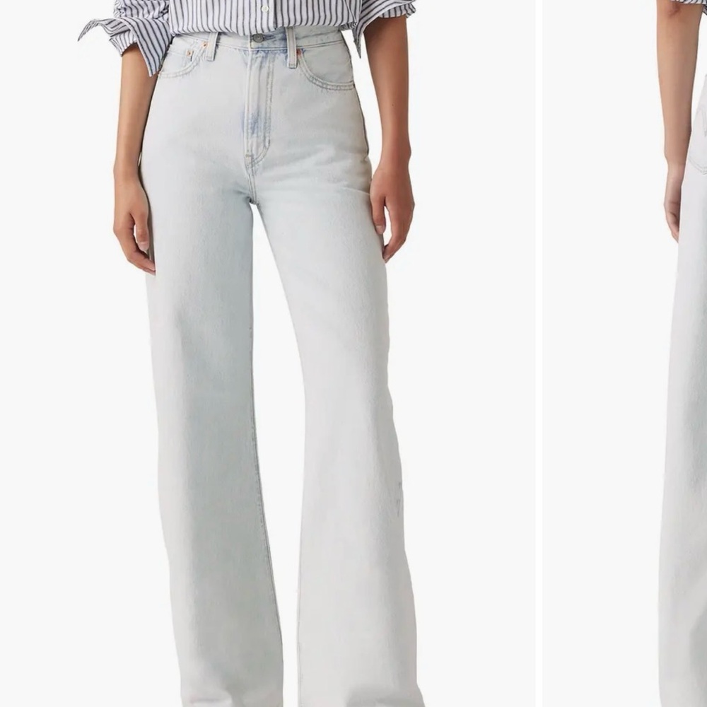 Levi's Light Wash Wide Leg Jeans
